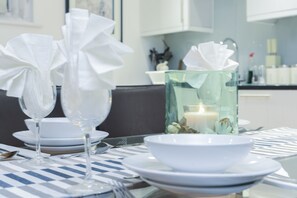 City Apartment, 1 Bedroom, Accessible, City View | Private kitchen | Fridge, microwave, coffee/tea maker, electric kettle