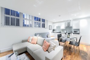 City Apartment, 1 Bedroom, Accessible, City View | Living room | TV - Premiere Fitzrovia Oxford Street (London)