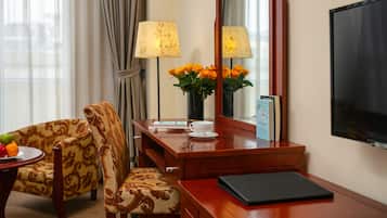 Minibar, desk, soundproofing, free WiFi