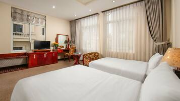 Superior Twin Room | Minibar, desk, soundproofing, free WiFi