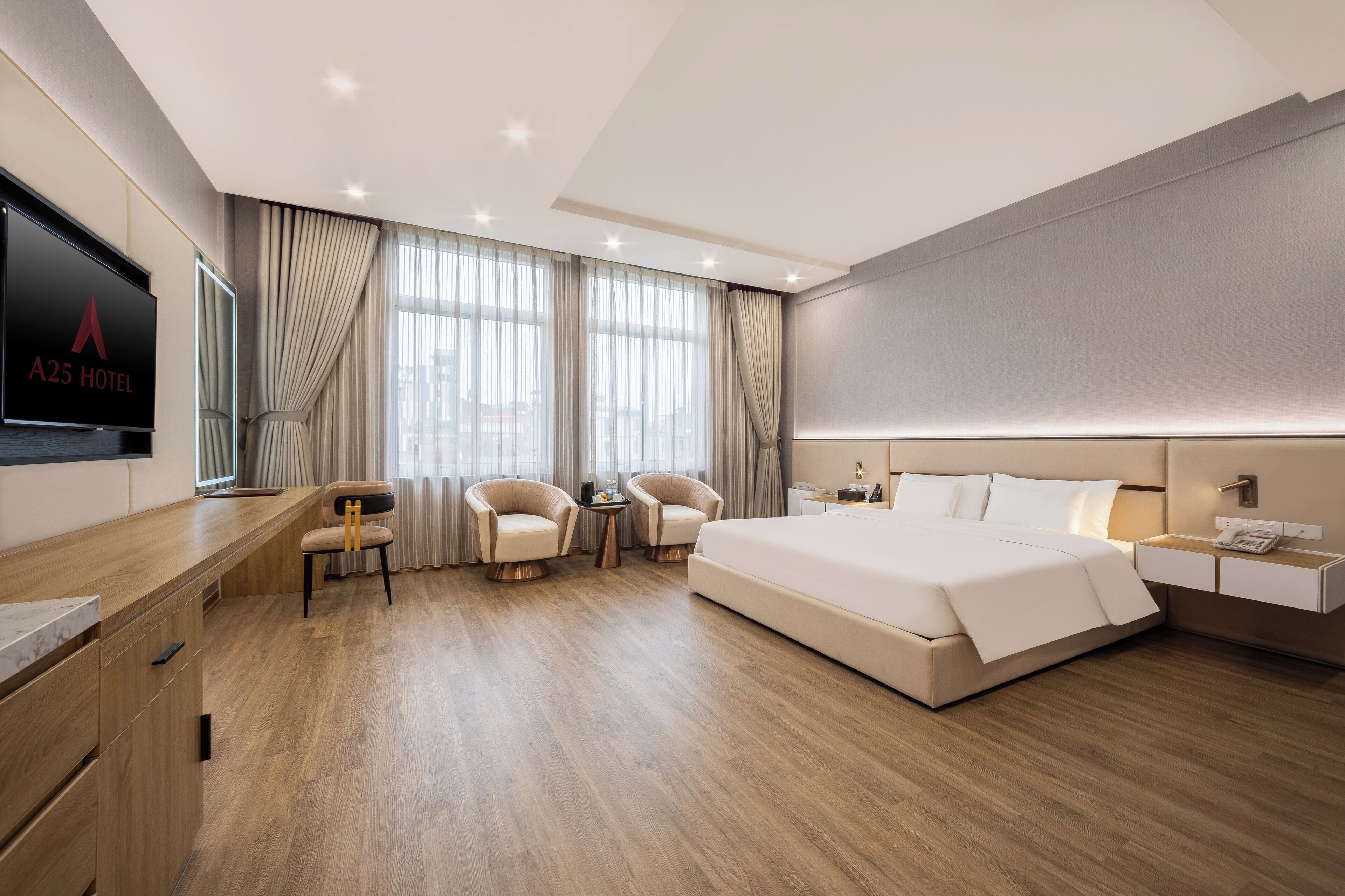 Deluxe Suite Room | Minibar, desk, soundproofing, free WiFi