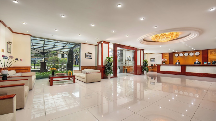 705 Lac Long Quan A25 酒店