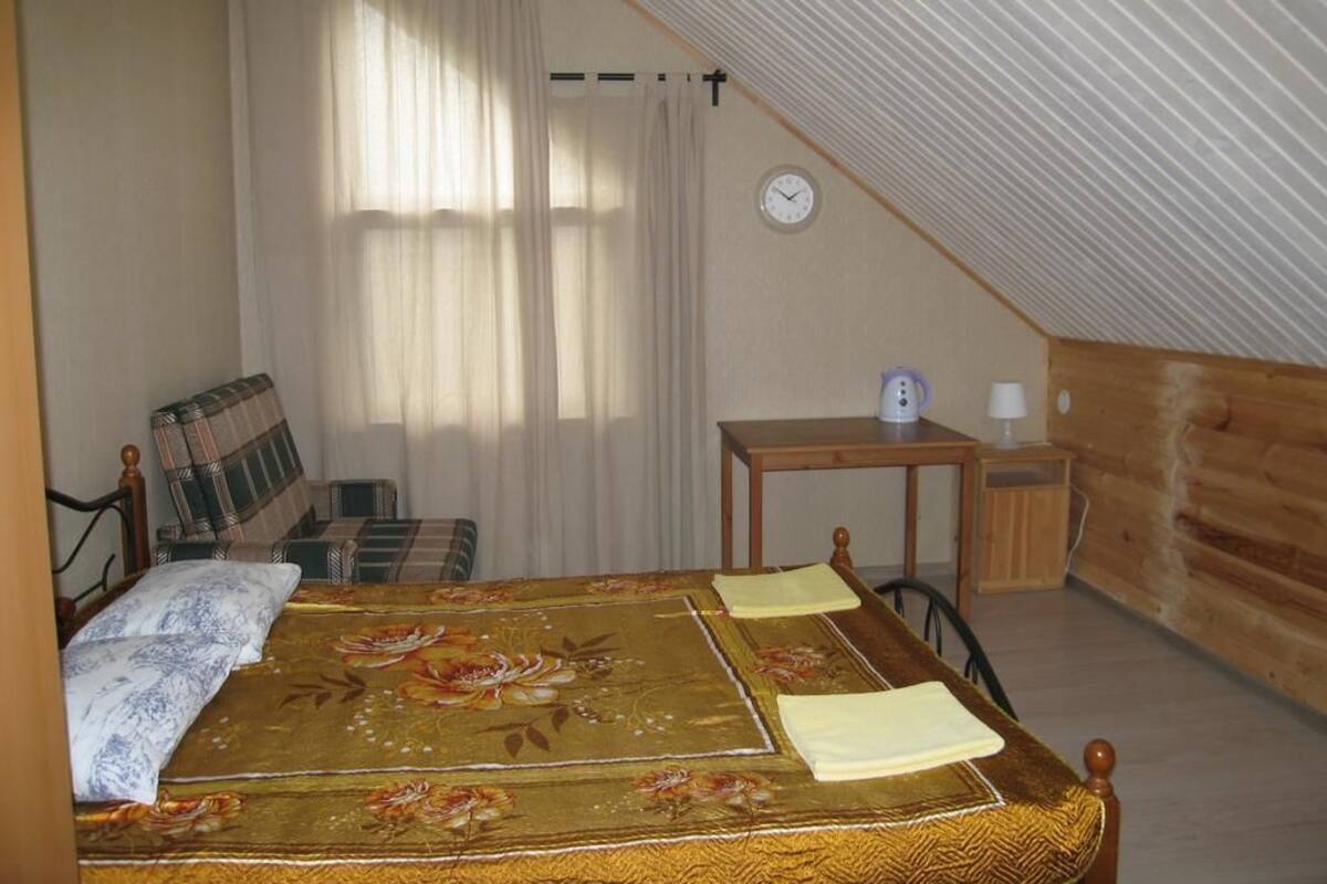 Comfort Room | Free WiFi, bed sheets