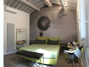 Premium bedding, desk, soundproofing, iron/ironing board - Fonte Gaia Experience B&B (Siena)
