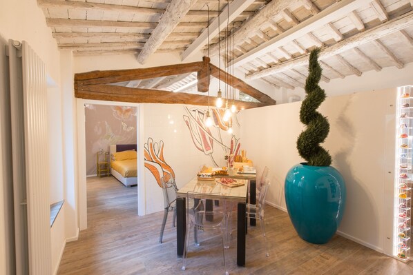 Petit déjeuner (12.5 EUR par personne)