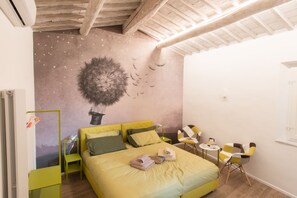 Exclusive Double Room, Balcony | Premium bedding, desk, soundproofing, iron/ironing board - Fonte Gaia Experience B&B (Siena)