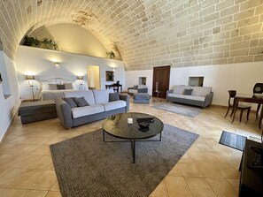 Studio Suite | Desk, blackout drapes, soundproofing, travel crib - Masseria Torre Spagnola  (Matera)