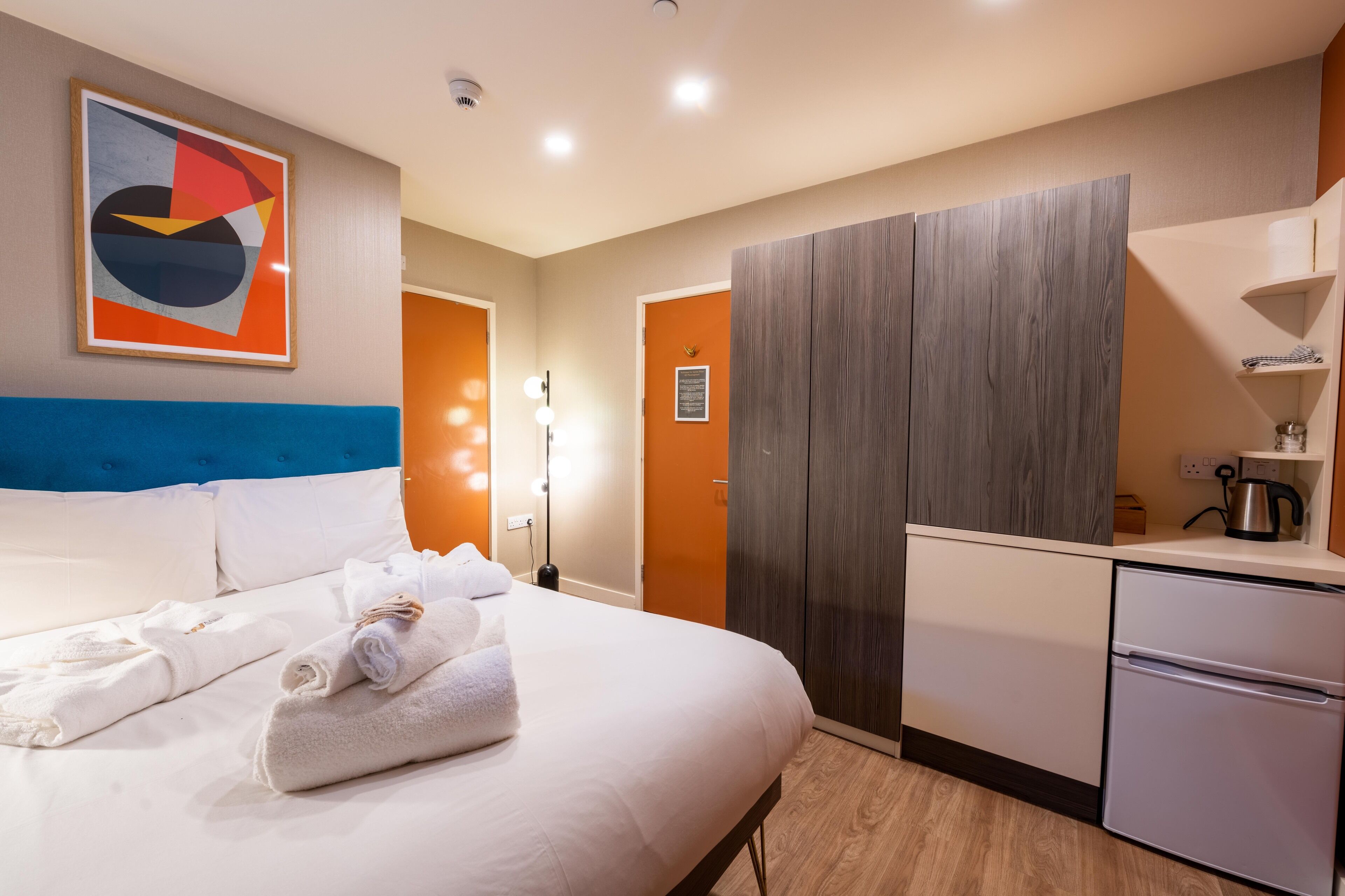 Aaron Wise 62 Street, Cardiff Info, Photos, Reviews