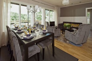 Apartment, 2 Bedrooms, Sauna (56.5 m2) | In-room dining