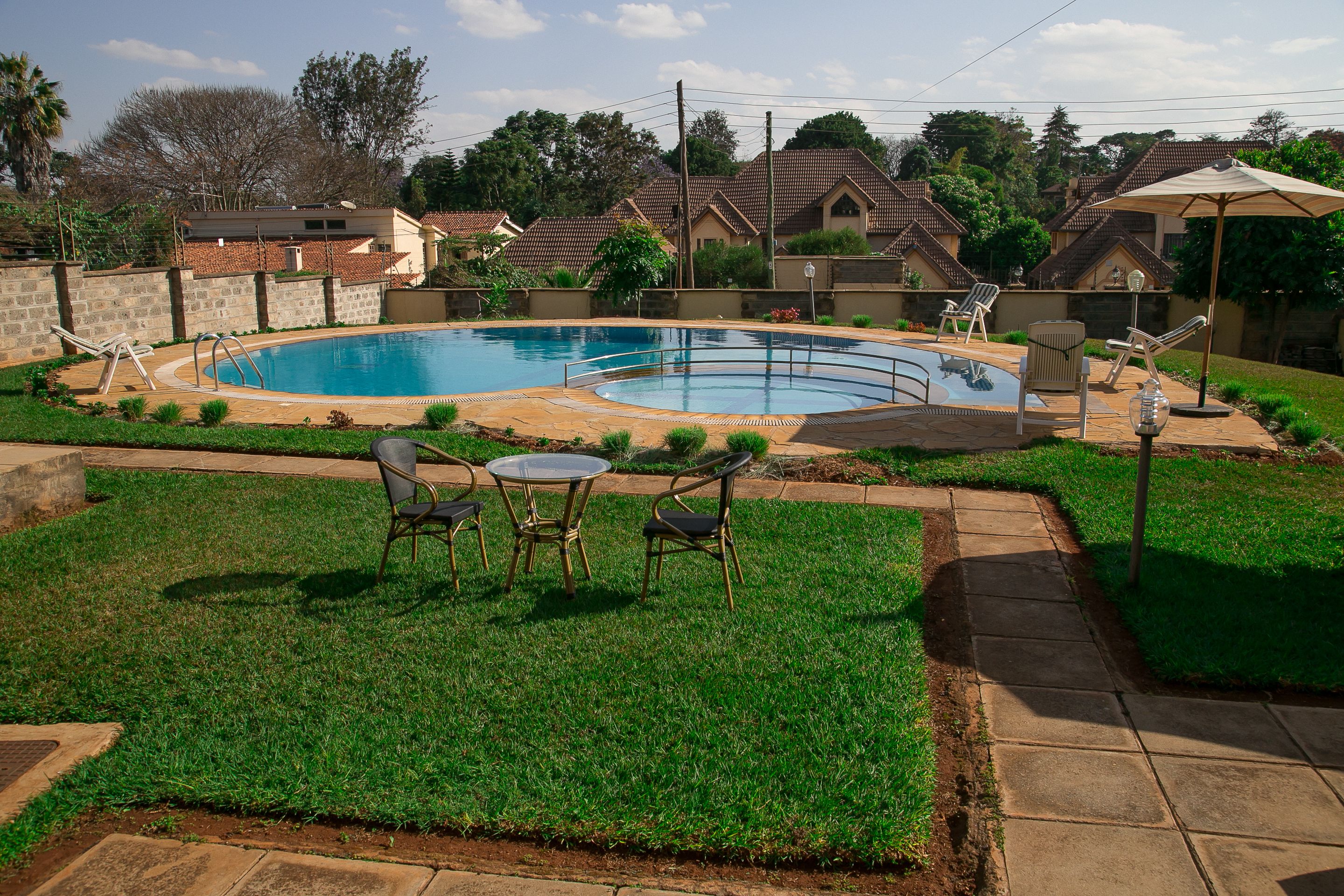 Outdoor pool, pool loungers