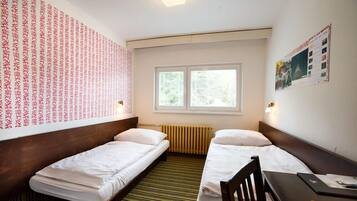 Desk, soundproofing, free cribs/infant beds, rollaway beds