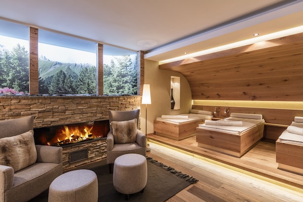 ボディ トリートメント、ホットストーンマッサージ、スポーツ マッサージ、ボディラップ、ボディスクラブ、フェイシャル トリートメント