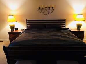 3 室のベッドルーム、デスク、アイロン / アイロン台、WiFi (無料)