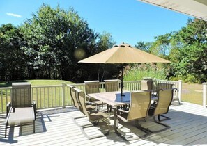 屋外ダイニングエリア