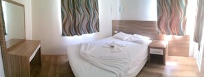 Desk, soundproofing, free cribs/infant beds - Yucesan Hotel (Alanya)