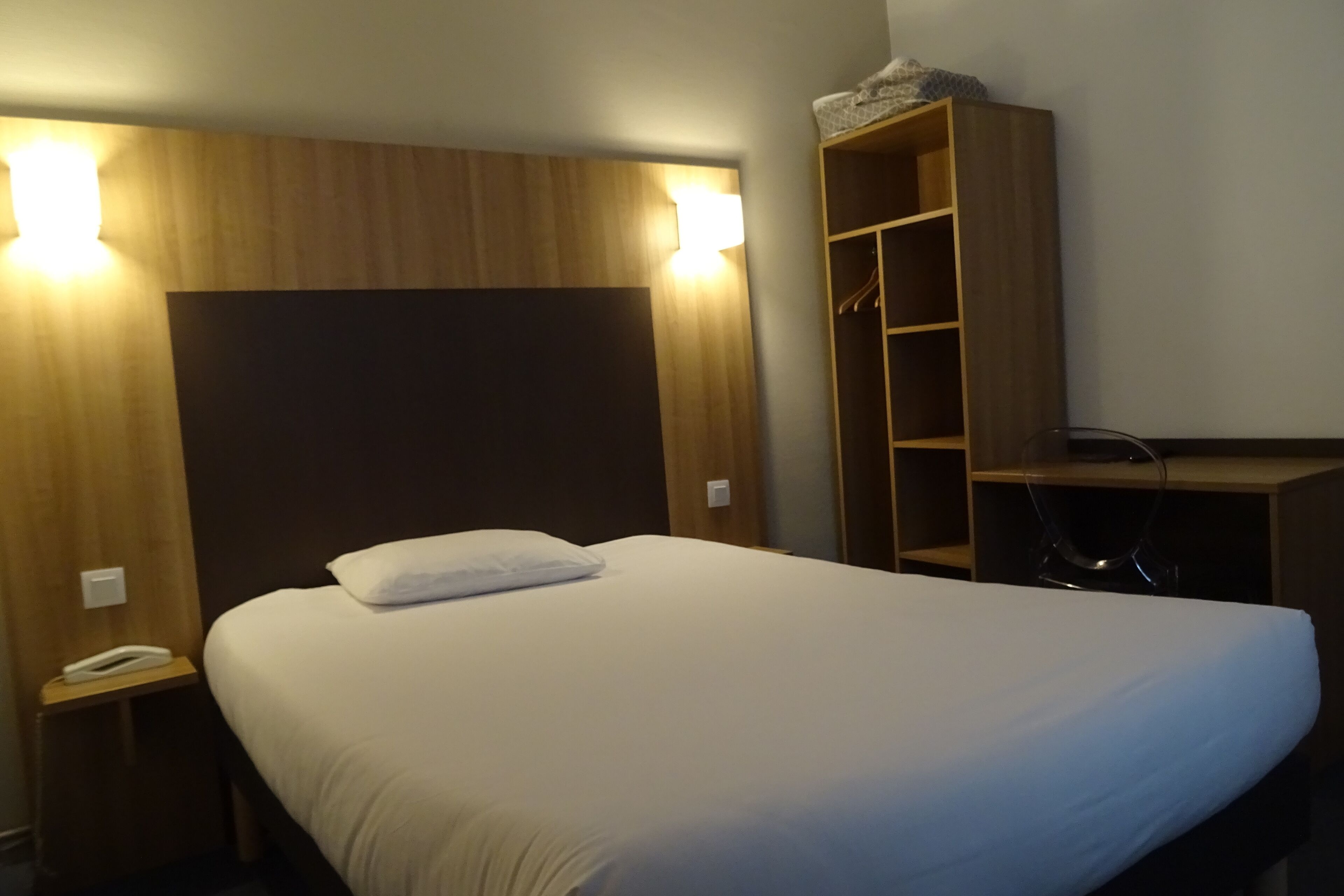 comfort double room, 1 double bed | desk, blackout curtains, free wifi, bed sheets