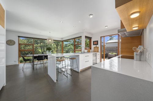 Huon Valley House - Luxury, Layout, Location