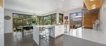 Huon Valley House - Luxury, Layout, Location