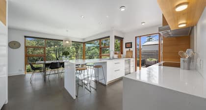 Huon Valley House - Luxury, Layout, Location