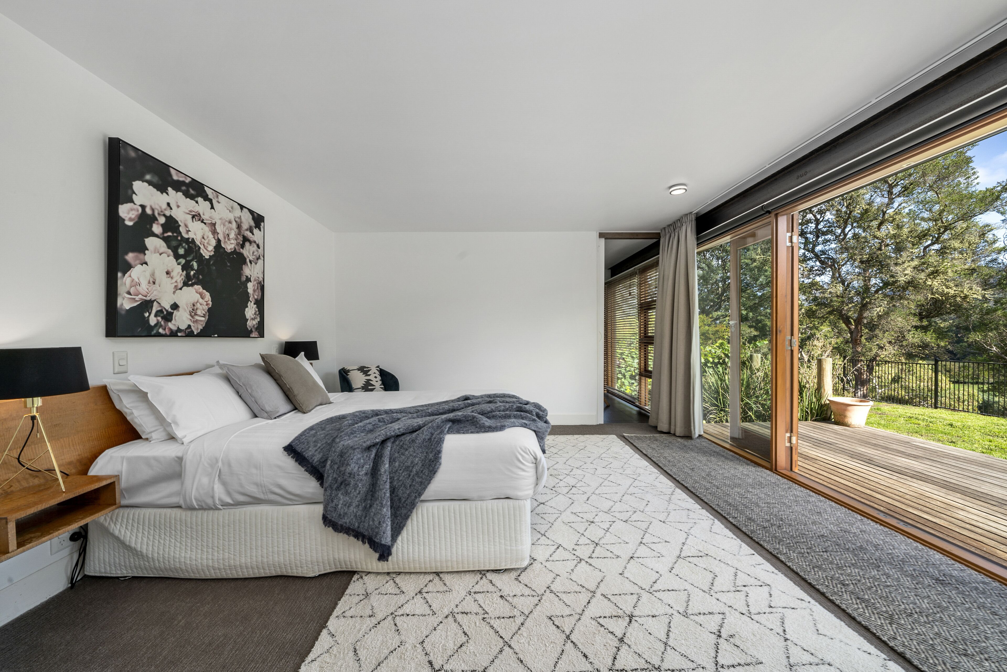 5 bedrooms, desk, iron/ironing board, free WiFi