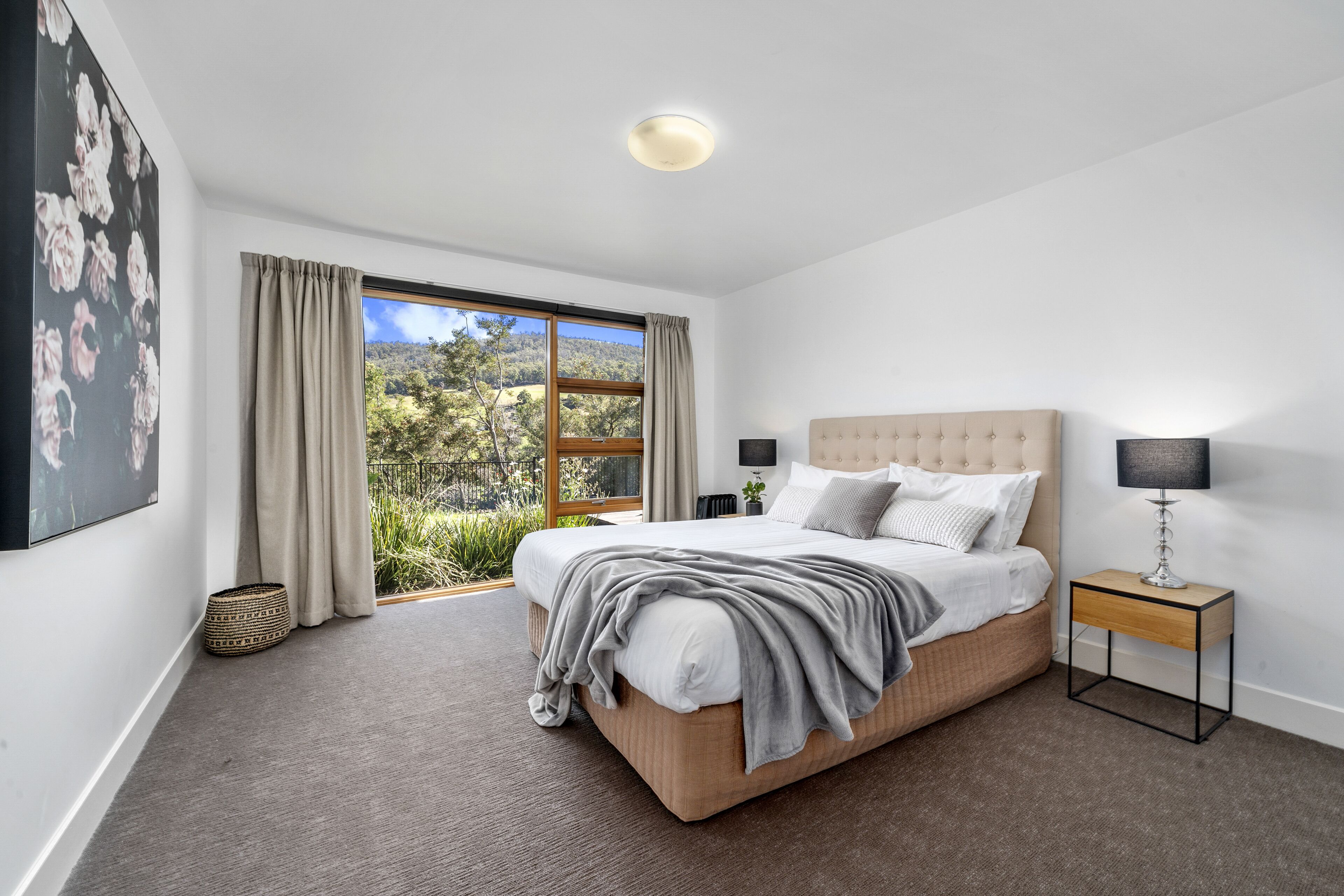 5 bedrooms, desk, iron/ironing board, free WiFi