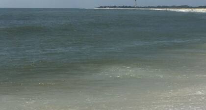 Upea sijainti! 4 korttelin päässä Beach ja Washington Street Mall!