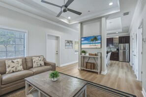 TV a schermo piatto, lettore DVD, impianto stereo