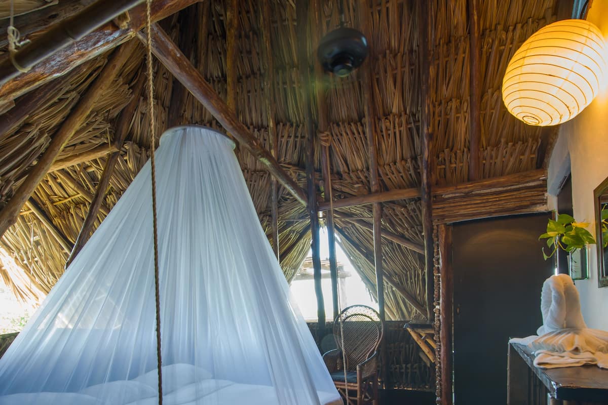 Mezzanine | Desk, free WiFi