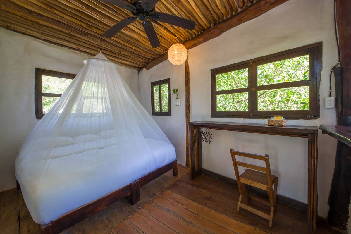 Double with shared bathroom | Desk, free WiFi