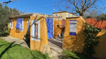 Signature Cottage, 1 Bedroom, Pool Access (MAZET BEAUDUC) | Iron/ironing board, free cribs/infant beds, free WiFi, bed sheets