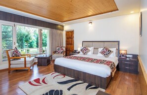 Elegant Chalet with Private Balcony | Premium bedding, minibar, in-room safe, iron/ironing board - The Orchard Retreat & Spa, Srinagar (Srinagar)