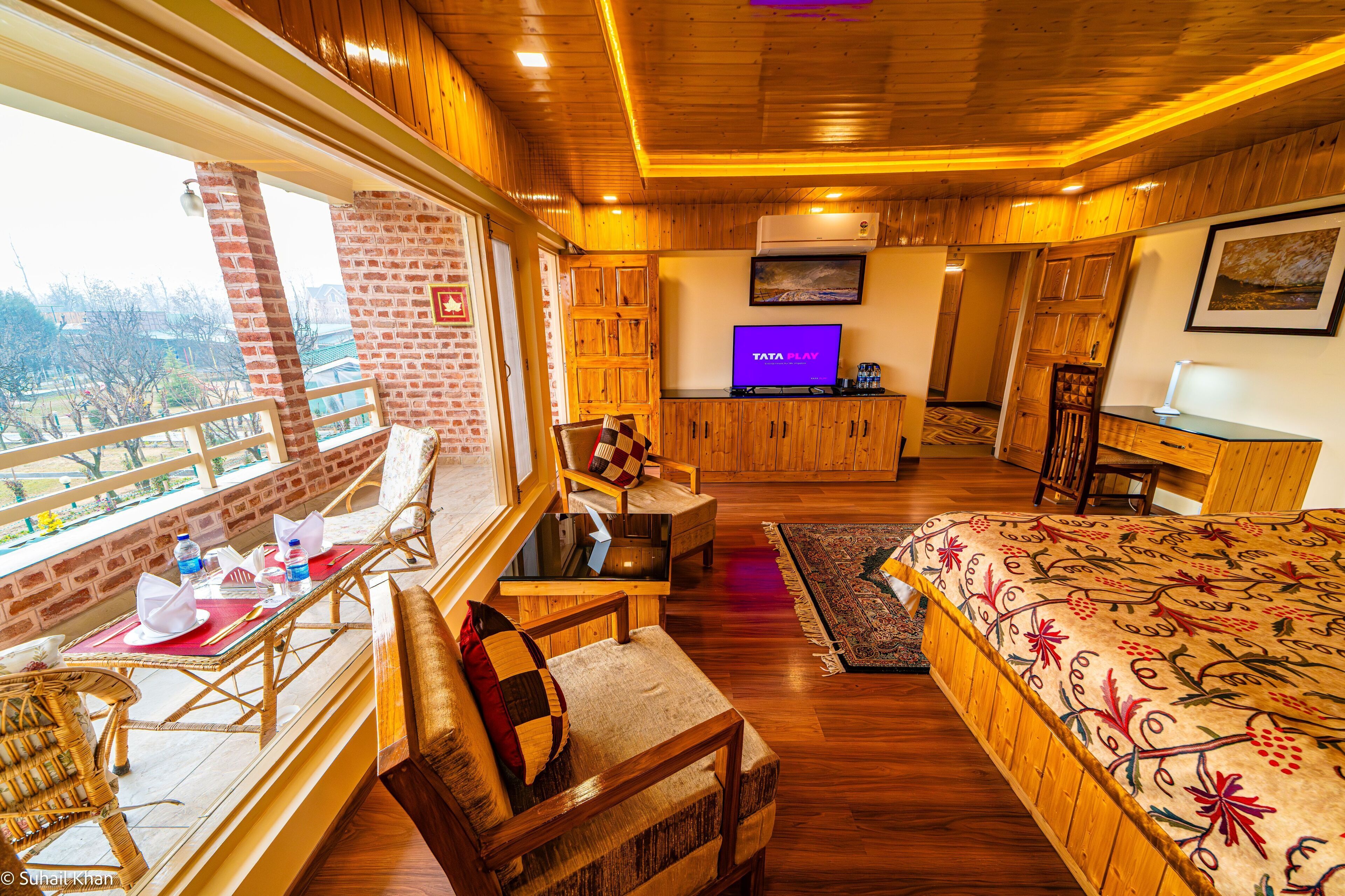 Luxury Premium Suite with Private Balcony | Garden view