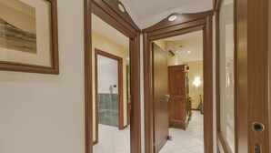 Comfort Apartment, 1 Bedroom, Ground Floor | Premium bedding, desk, blackout drapes, iron/ironing board - Casa del Castello (Santa Vittoria d'Alba)