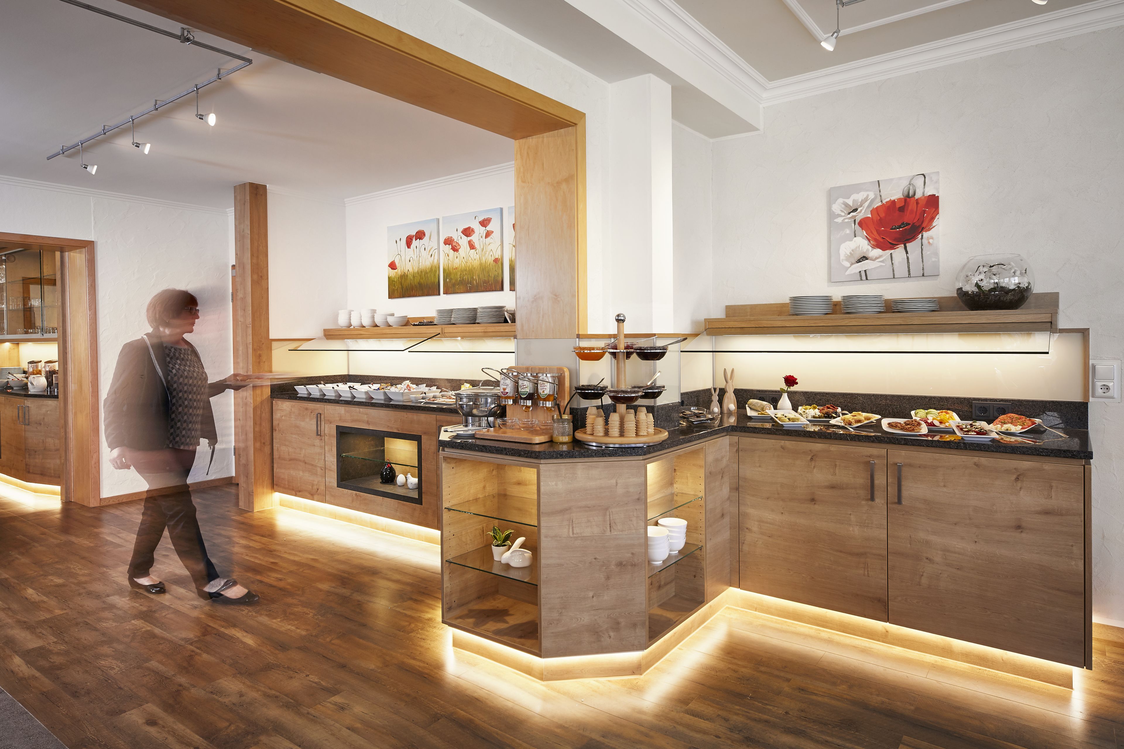 Free daily buffet breakfast