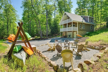 Old Forge Vacation Rental | 3BR | 1.5BA | 1,500 Sq Ft | Stairs Required