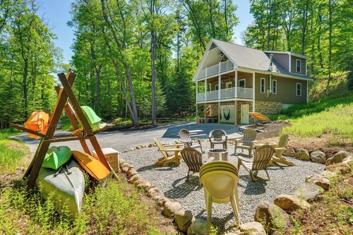 Game Room & Hot Tub: Old Forge Home!