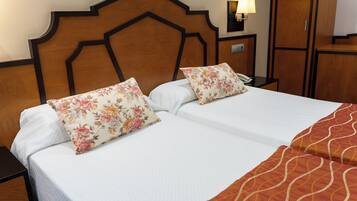 Habitación con 1 cama doble o 2 individuales | Escritorio y wifi gratis