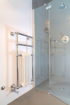Business Twin Room, Non Smoking | Bathroom shower - Sottoalfico B&B (Rimini)