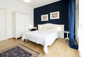 Classic Double Room, Garden View | Premium bedding, minibar, desk, free WiFi - B&B Miami Beach (Pietrasanta)