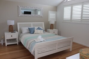 5 bedrooms, iron/ironing board, free WiFi, bed sheets