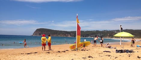 靠近海滩