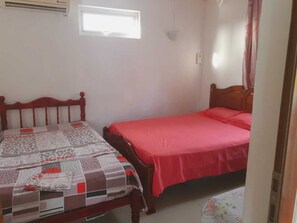 4 bedrooms, in-room safe, iron/ironing board, WiFi