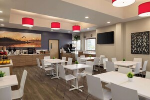 Desayuno completo incluido todos los días 