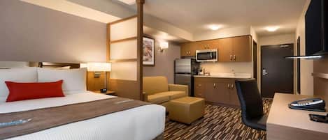 Suite Kitchenette, 1 double bed and 1 sofa bed, non-smoking | Desk, blackout drapes, iron/ironing board, free cribs/infant beds