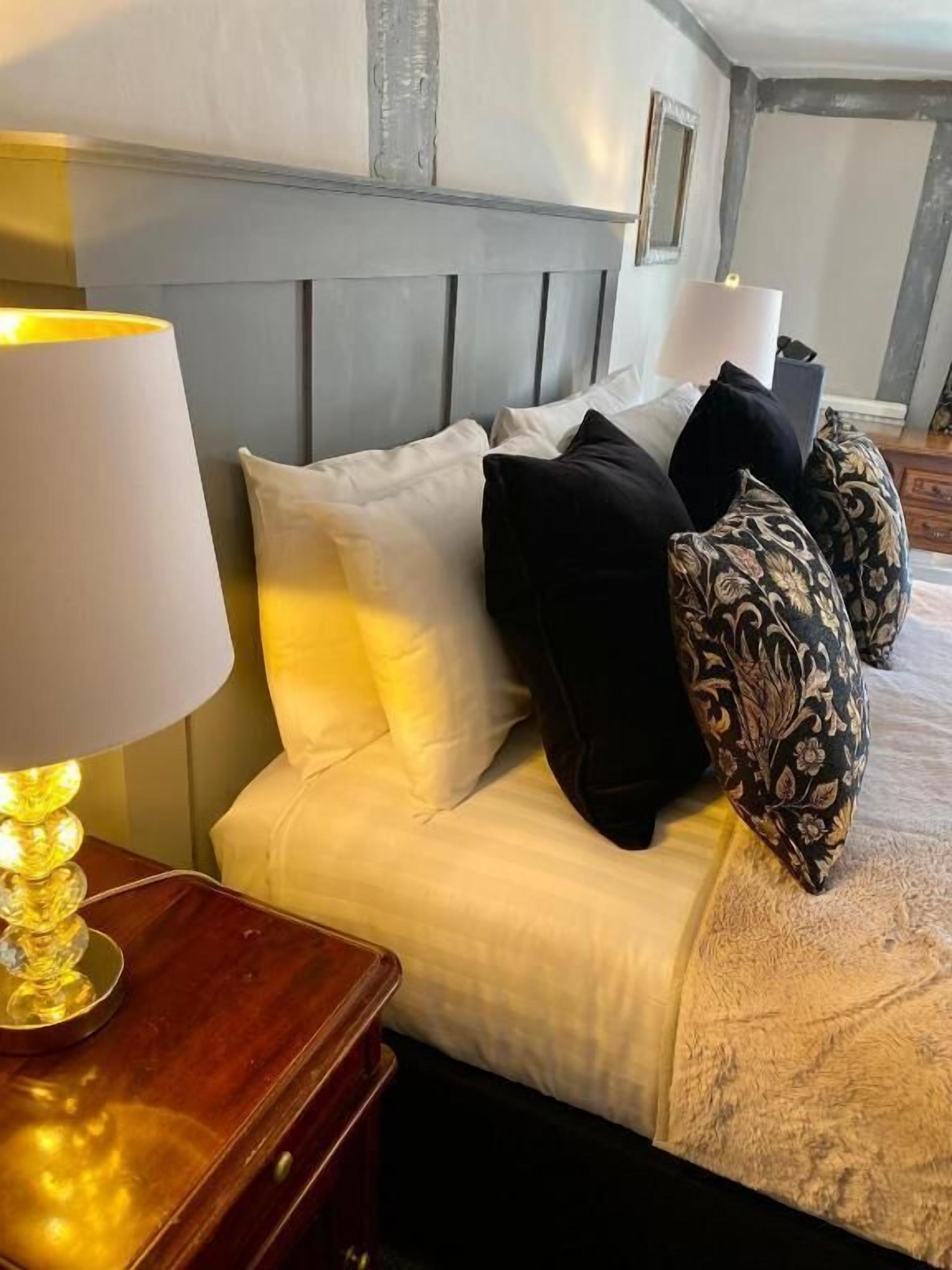 egyptian cotton sheets, desk, cots/infant beds, rollaway beds