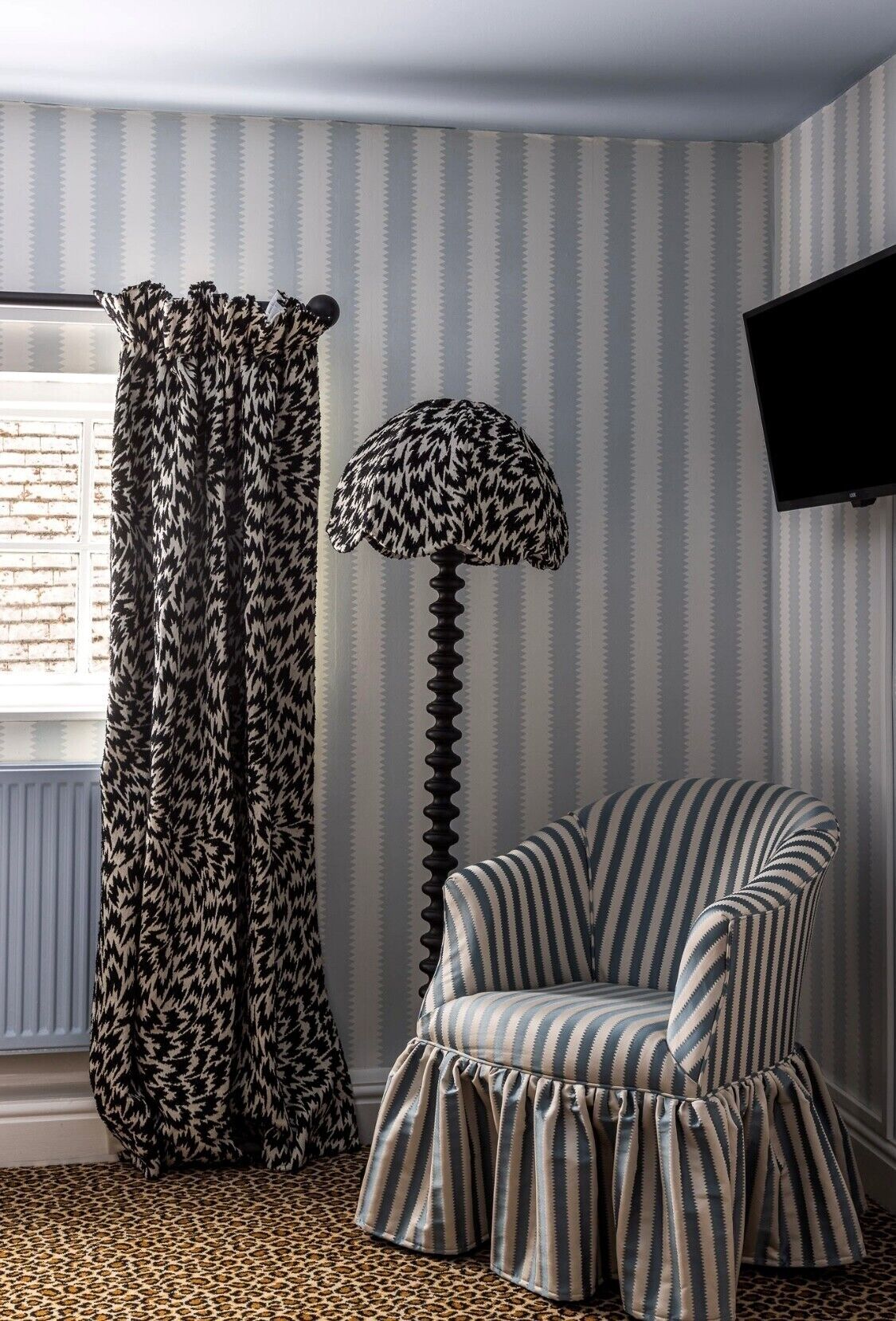 double room, 1 double bed | egyptian cotton sheets, desk, cots/infant beds, rollaway beds