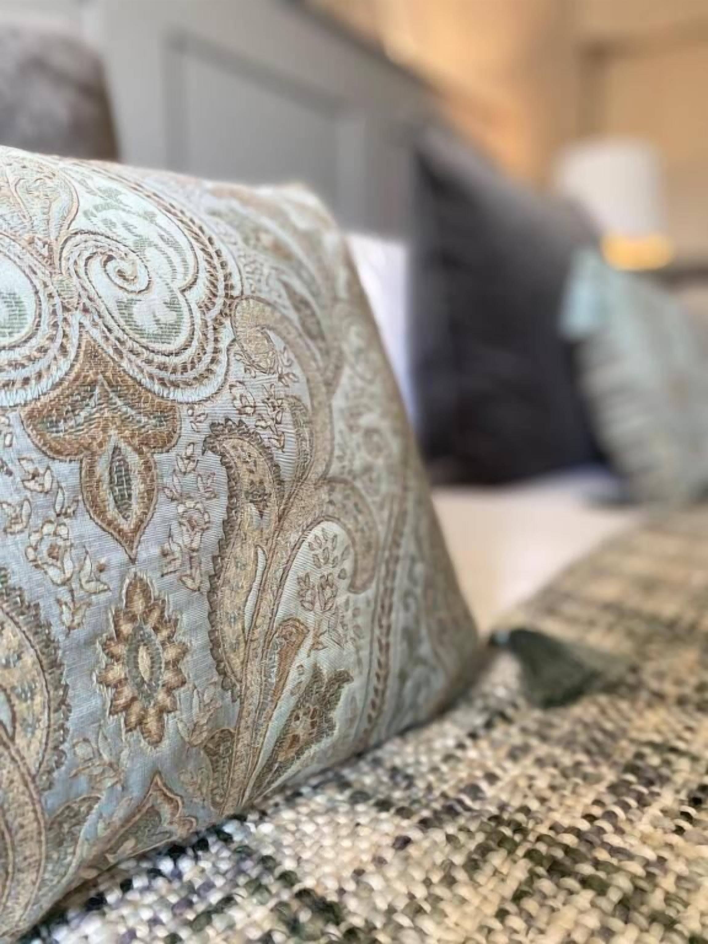 twin room | egyptian cotton sheets, desk, cots/infant beds, rollaway beds