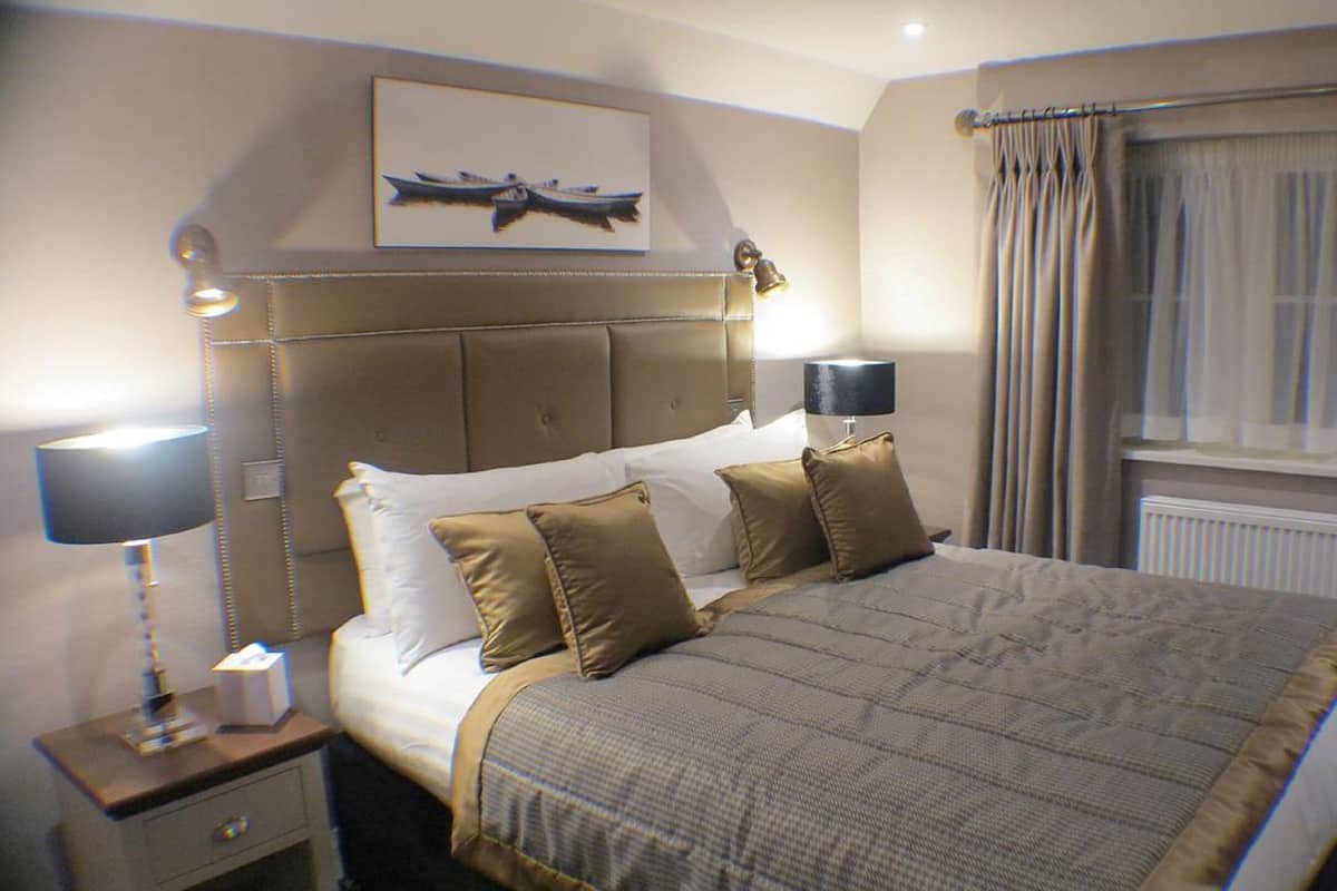 Egyptiska bomullslakan, skrivbord, barnsängar och extrasängar