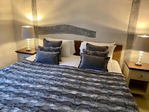 Kamar Twin | Seprai katun Mesir, meja kerja, dan tempat tidur bayi (biaya tambahan)