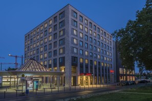 Front of property - Hampton by Hilton Frankfurt City Centre East (Frankfurt)